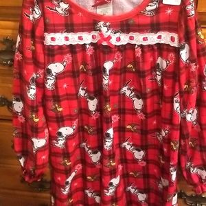 Peanuts Snoopy Nightgown